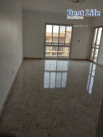 شقة للإيجار بالرحاب 2 | المرحلة التاسعة | 99 متر | 2 نوم | 1 حمام | غاز طبيعي | بالقرب من أفينو مول | 17 ألف