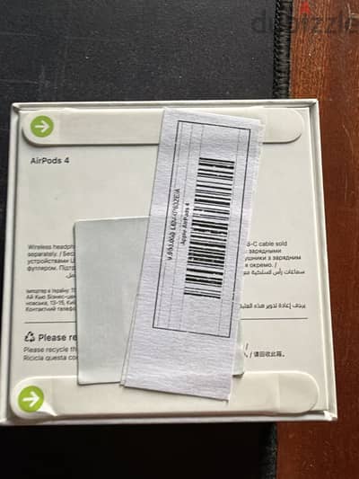 Apple earbuds 4