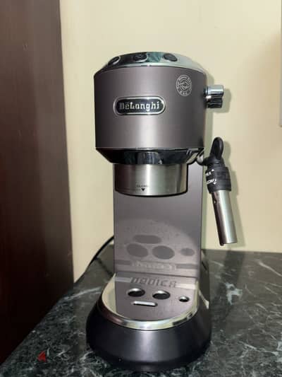 Delonghi dedica ec 685 black