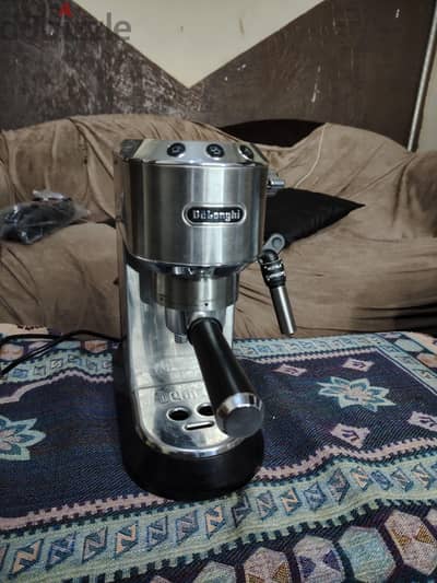 مكينه اسبريسو شبه جديدة