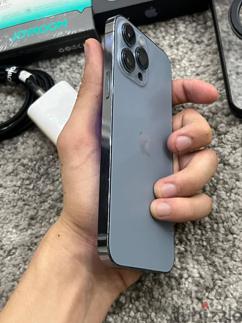 Apple - iPhone 11 Pro Max 4