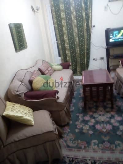 شقه للايجار في الإسكندرية - ميامي -  تطل علي الاكاديميه - ايجار مفروش