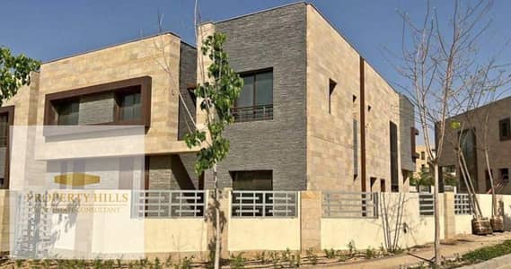 فيلا للبيع في تاج سيتي موقع مميز وبدون مقدم لفتره محدوده