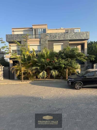 Villa independent resale from the owner immediate delivery in Sheikh Zayed land 856m prime location