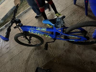 عجلة استعمال نضيف جدا البيع بسبب عايزة اكبر منها مفيهاش اي حاجة