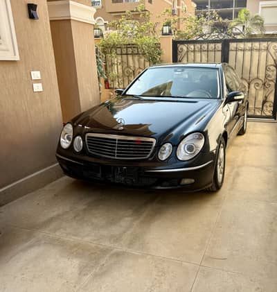 Mercedes-Benz E350 2005