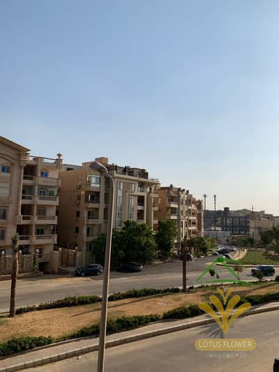 للإيجار في حي اللوتس الجنوبيه - فيو مميز جدا بحري صريح
