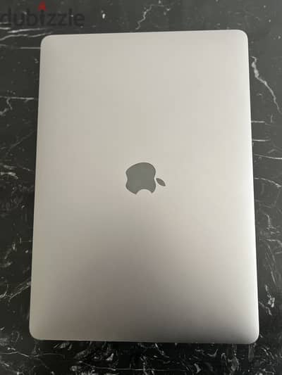 للبيع Macbook Pro M2 - 8GB RAM / 256 SSD استعمال شخصي - حالة نادرة