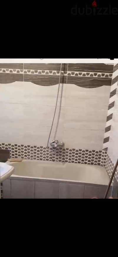شقه للبيع ف عين شمس الغربية