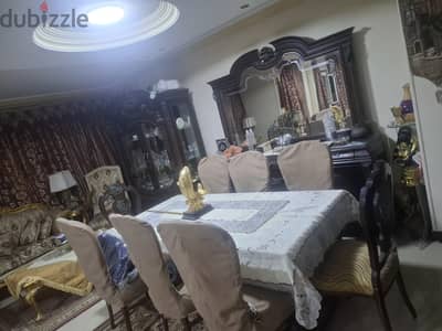 ثلاثة قطع سفرة ٨ كراسى وبوفيه ونيش