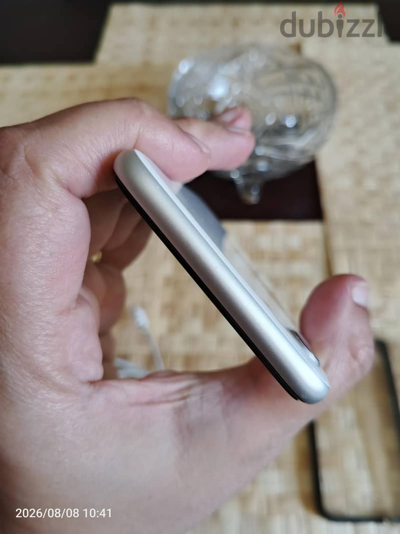Apple - iPhone SE 5