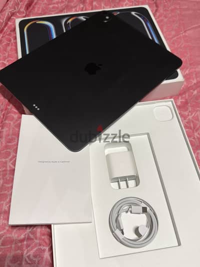 iPad Pro M5 _ 13 inch_ Black _ 256g_12g Ram_ Battery 100% داخل الضمان