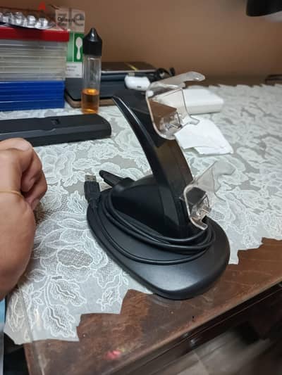 شاحن دراعات بلاى ستيشن ٤