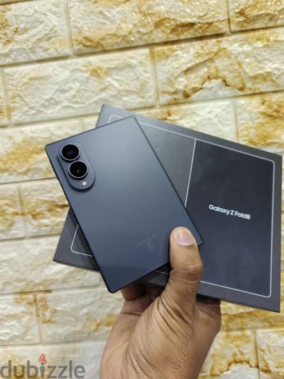 Samsung Galaxy Fold8 1 TB 1000 giga فتحه علبه