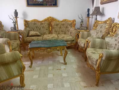صالون بحالة ممتازة 01155228757