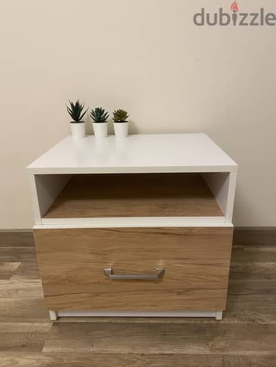 Set of 2 Modern Bedside Tables / Commodes - White & Wood