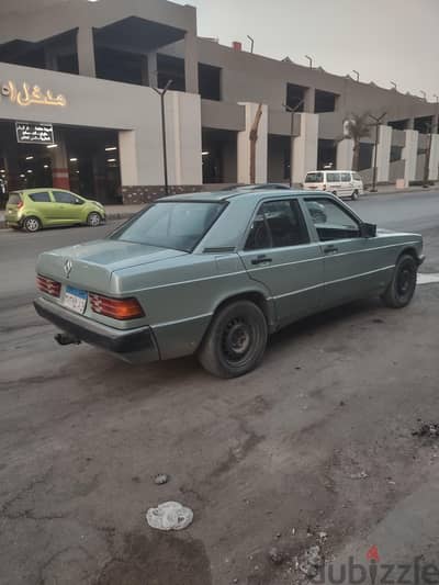 مرسيدس بنز 190 1993