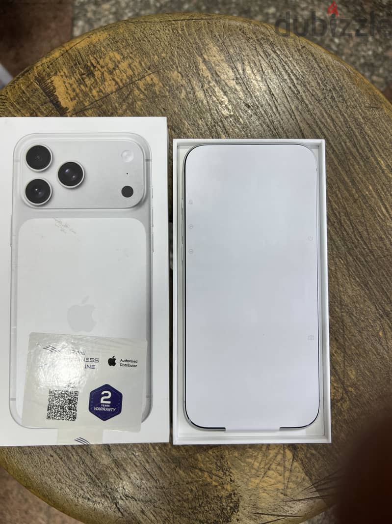 iPhone 17 Pro Max 256G Silver جديد بضمان الوكيل 1