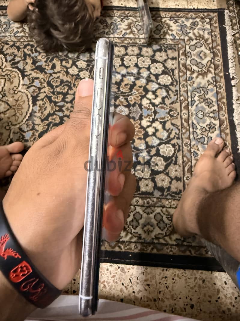 Apple - iPhone X 4