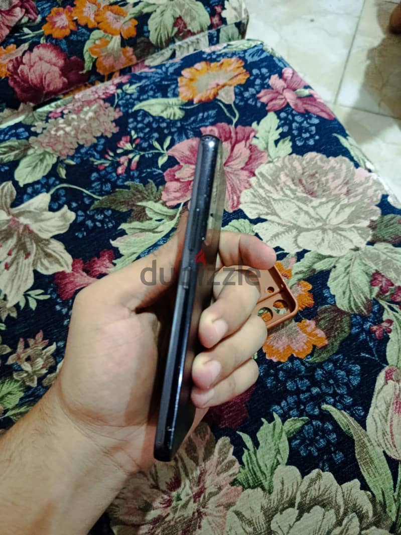 Samsung S22 4