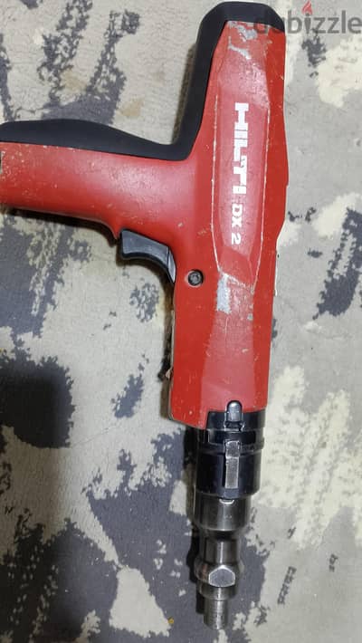 "مسدس مسامير طلقات هيلتي Hilti DX2 أصلي بحالة ممتازة".