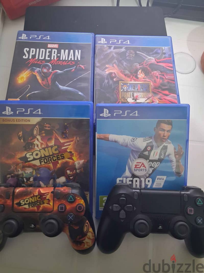 Playstation 4 - Slim 512GB 3