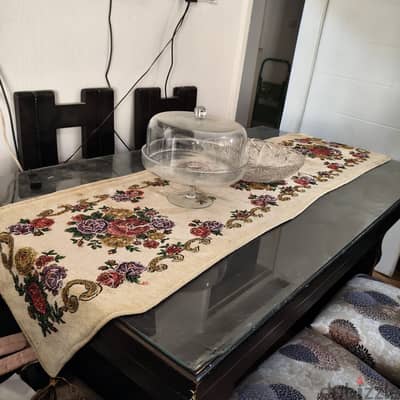 سفرة و نيش بحالة ممتازة