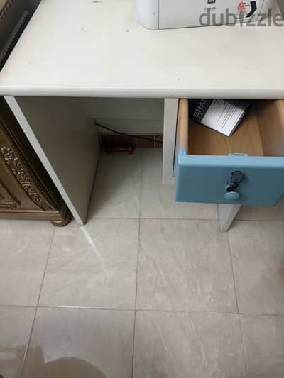 مكتب اطفال جديد