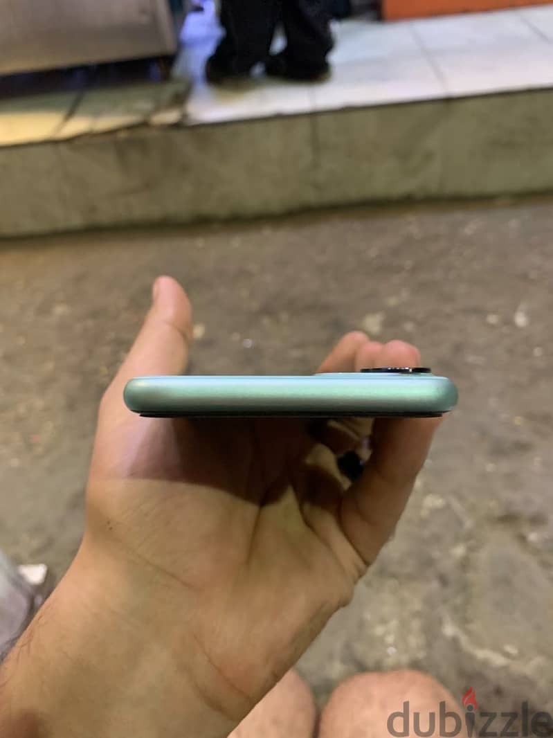 Apple - iPhone 11 6