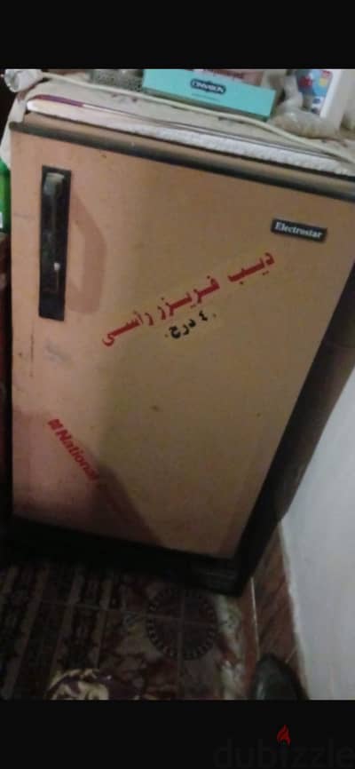 ديب فريزر مستعمل بحالة جيده شغال لم يتم عمل في صيانه حالته كوبسه