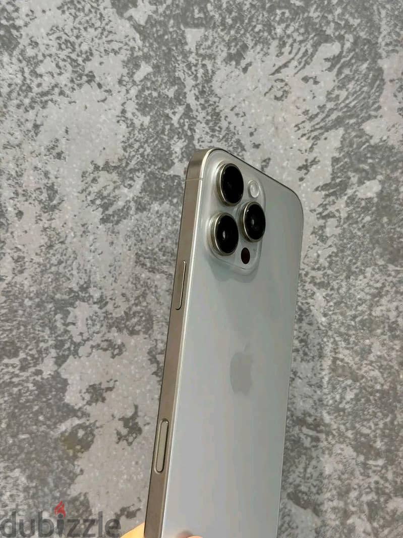 Apple - iPhone 16 Pro Max 3