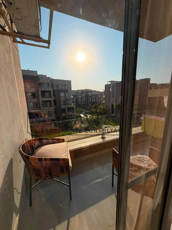 شقة للبيع في village garden katamya تشطيب كامل + المطبخ  موقع مميز علي البحيره  استلام فوري