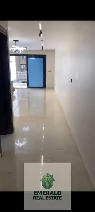 For rent, an administrative headquarters on the Maadi ring road directly in Grand Gate, the most prestigious building for companies.