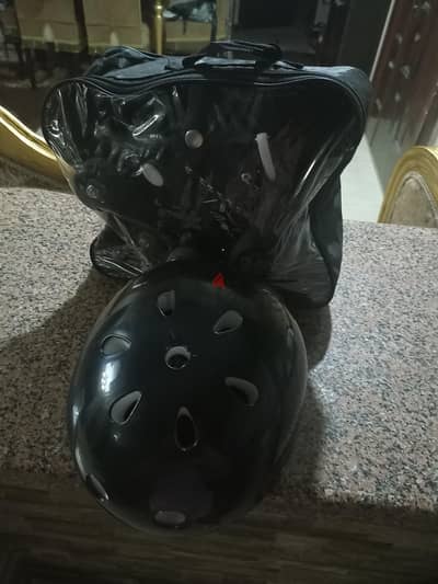   skate . لطفل عنده ٦ سنوات مقاسه (٣١-٣٤)