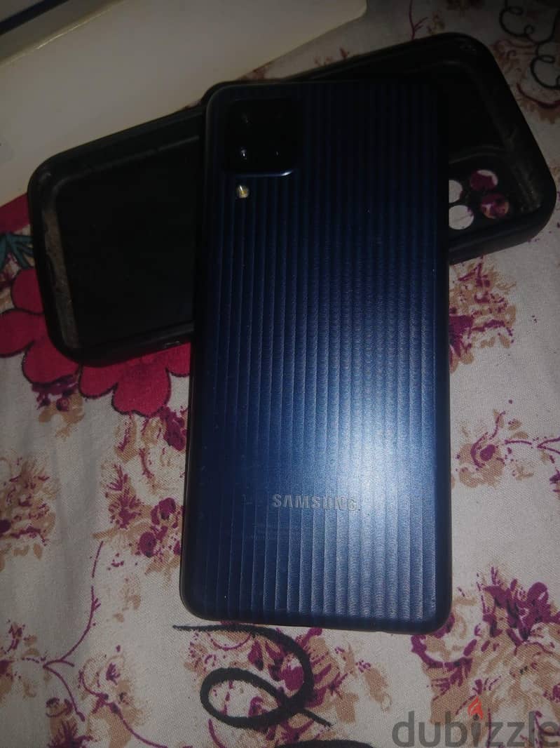 Samsung M12 1