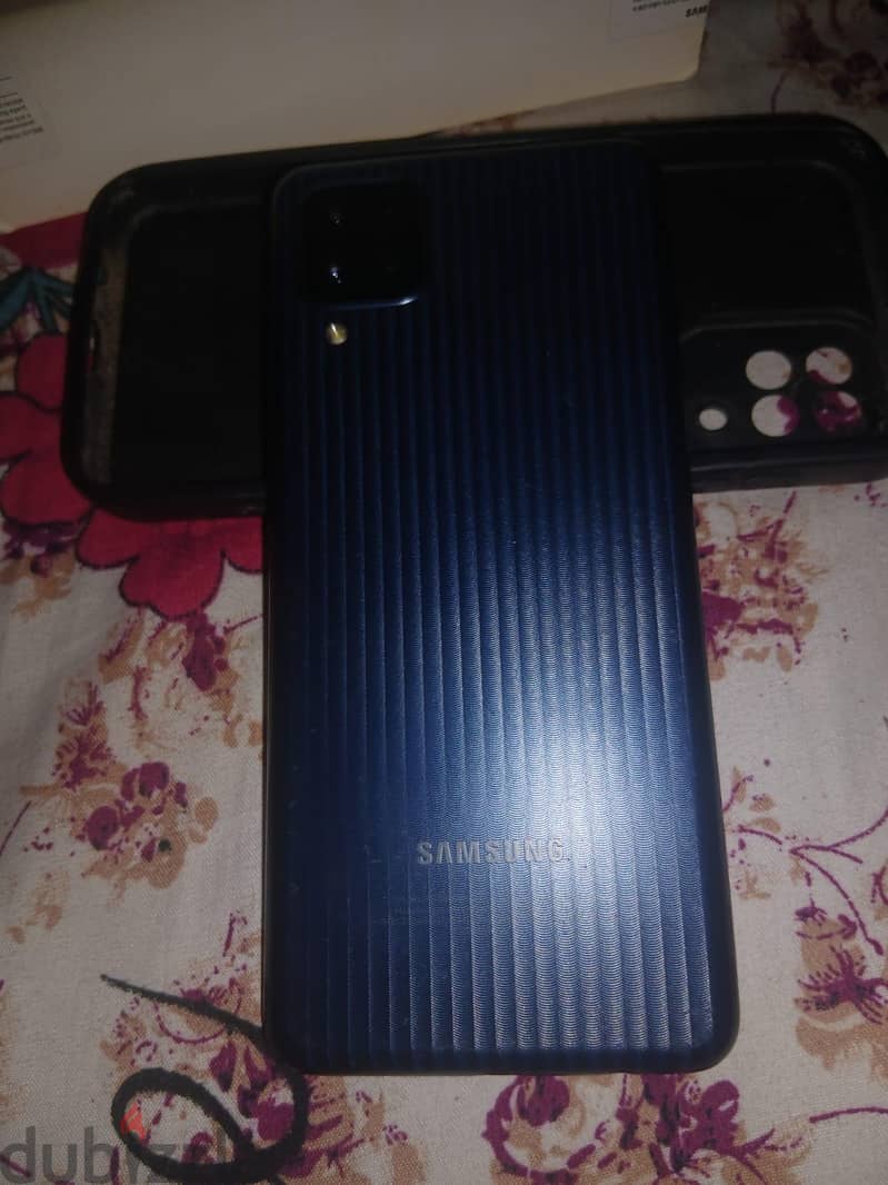 Samsung M12 3