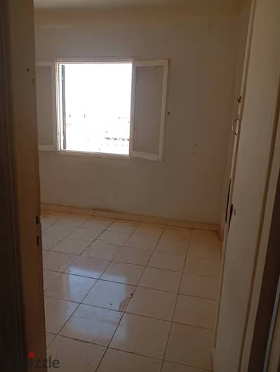 Apartment for sale in Al-Andalus neighborhood, second floor, 900 thousand required