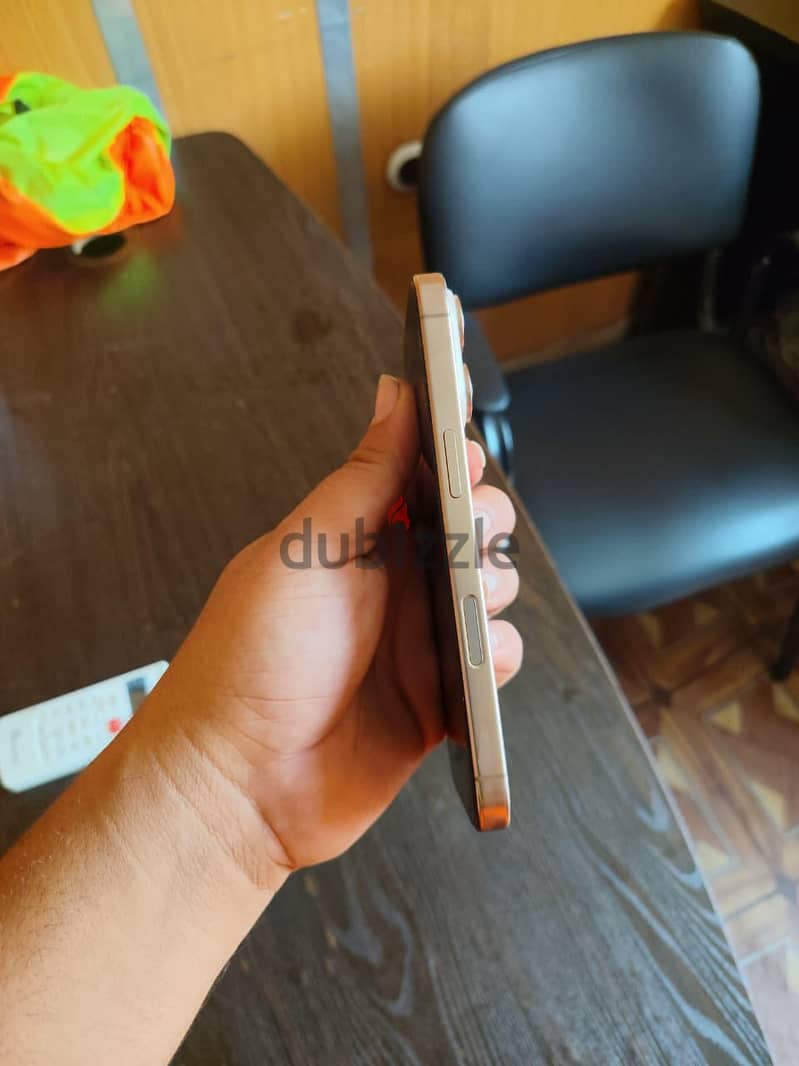 Apple - iPhone 16 Pro 3