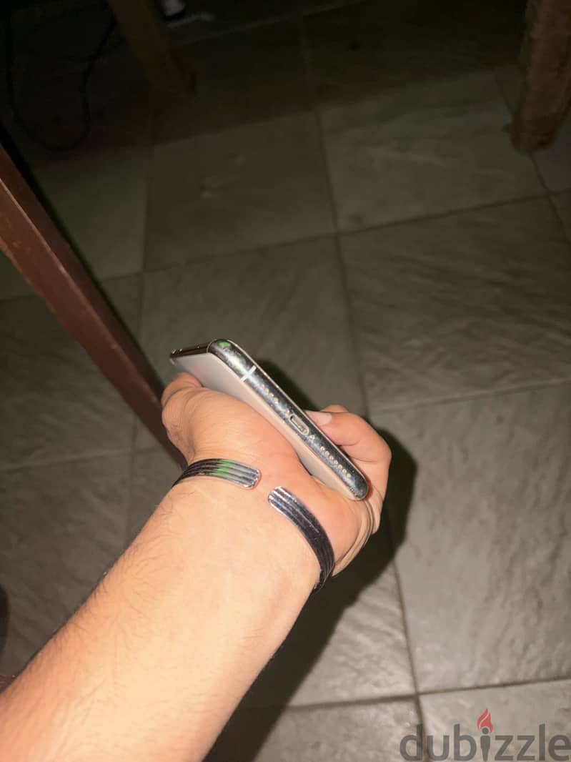 Apple - iPhone 11 Pro Max 2