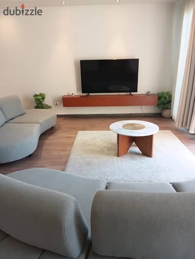 شقة مفروشة مميزة للإيجار في Lake View Compound بجوار فندق الدوسيت