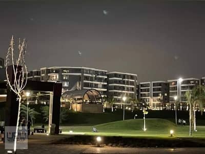A villa for sale in Sarai, Madinat Misr, with a 50% cash discount or installments over 12 years with a 1.5% down payment, in the heart of Mostakbal Ci