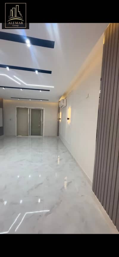 For sale in Madinaty, a stunning 116 sqm apartment with ultra-super luxurious finishes, second floor, north-facing, just steps from services.