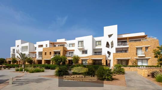 Chalet for sale with Hassan Allam, a fully finished chalet with air conditioning and a kitchen, sea view – in Swan Lake El Gouna