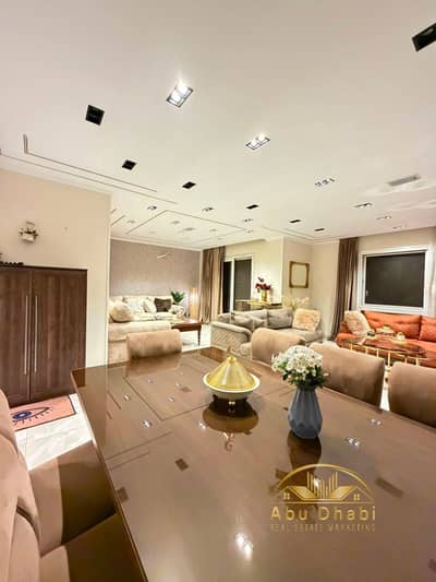 Apartment for sale in Madinaty, B12, 200 sq m, ultra-super-lux finishing (sale includes kitchen), opposite East Hub and Craft Zone.