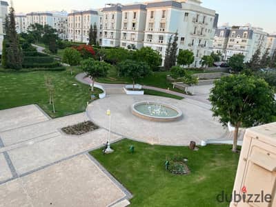 اى فيلا مميزة بحديقة خاصة في ماونتن فيو هايد بارك