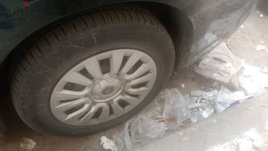 عدد 4 فردة كاويتش بيرللى مقاس 15/195/65