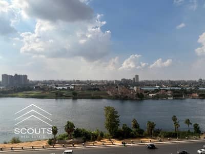بسعر مميز جدا واكبر عائد استثمارى وحده للبيع على النيل متشطبه على المفتاح فى reve du nil المعادى بجوار فندق Hillton