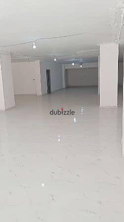 500 square meters store area