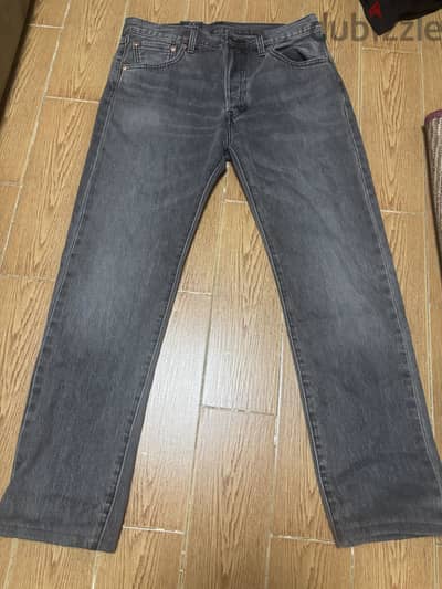 جينز رمادي Levi’s مقاس 33
