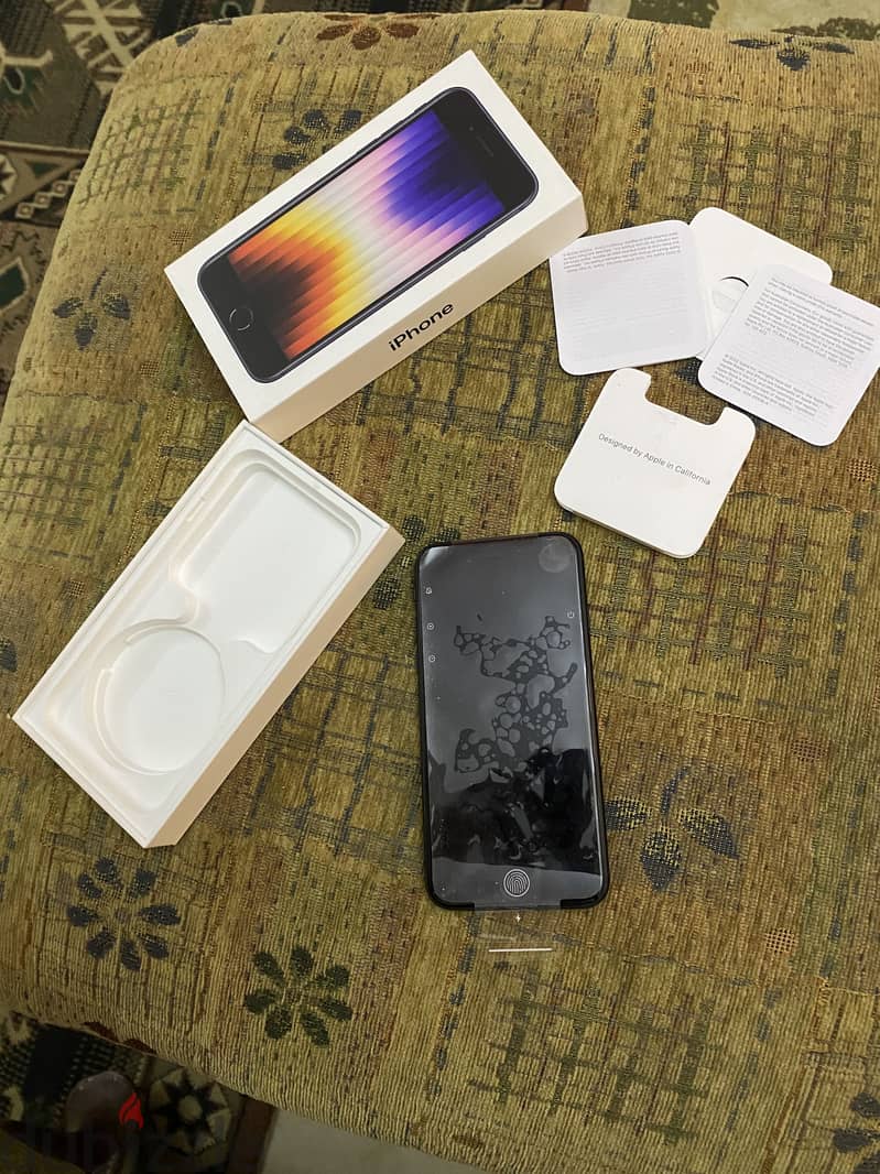 Apple - iPhone SE 2022 3rd Generation 4